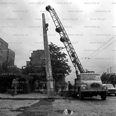 Ustawianie slupa oswietlenia miejskiego w Gdansku
16.07.1965
0003336z_lipiec1965
Fot....
