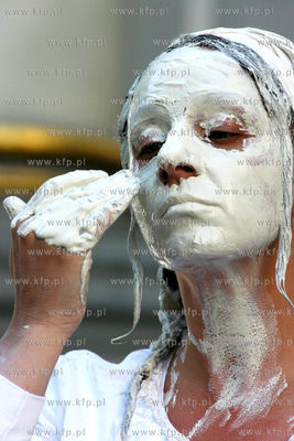 X Miedzynarodowy Festiwal Teatrow Plenerowych i Ulicznych...