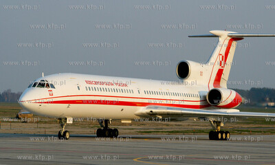 Gdansk, Rebiechowo. Nz. rzadowy Tupolew Tu-154M 36...