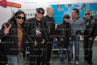 Gdansk, Rebiechowo. Dariusz Michalczewski wita na lotnisku...