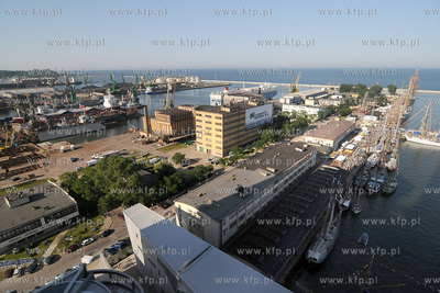 Nawet na 500 mln zl szacuje sie wartosc spolki Dalmor,...