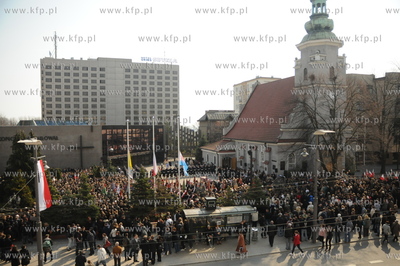 Gdynia. Uroczystosci z okazji 70 rocznicy zbrodni katynskiej....