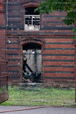 Starogard Gdanski. Zgliszcza zabytkowego mlyna po pozarze....