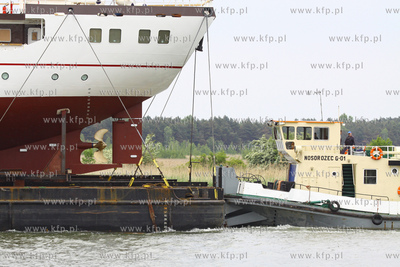 Transport kadluba do portu wewnetrzego w Gdansku szkolnego...