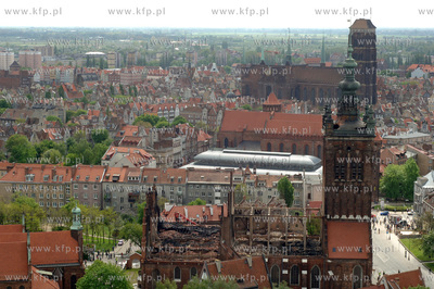 Pozar kosciola sw. Katarzyny w Gdanku. Nz.widok na...