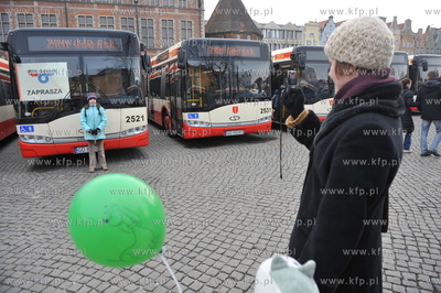 Targ Weglowy w Gdansku - prezentacja nowych autobusow...
