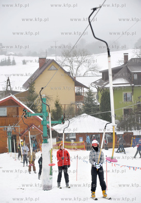 Zimowy wypoczynek na stoku Koszalkowo w Wiezycy na...
