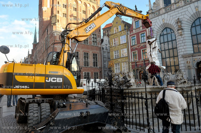 Kopia figury z fontanny Neptuna wykonana ze sztucznego...