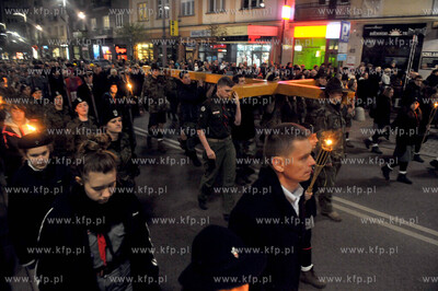 Droga Krzyzowa na ul. Swietojanskiej w Gdyni. 11.04.2014...
