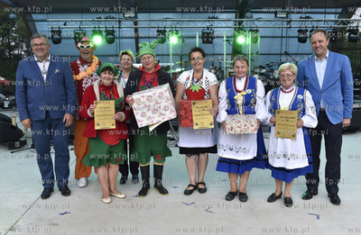 Truskawkobranie na Złotej Górze na Kaszubach. Finał...