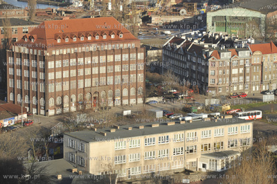 Gdańsk. Ul. Wałowa i przychodnia, za nią tereny...