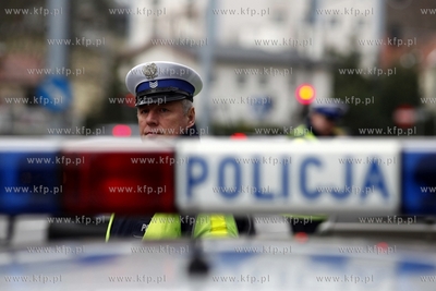 Kontrola policjantow ruchu drogowego przy ul.Niepodleglosci...