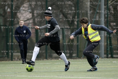 Gdansk Zaspa. Pilkarski turniej dzikich druzyn Do przerwy...