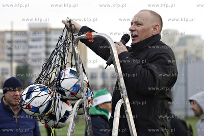 Gdansk Zaspa. Pilkarski turniej dzikich druzyn Do przerwy...