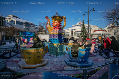 Sopockie Miasteczko świateczne na Placu Przyjciół...