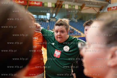 Hala 100-lecia w Sopocie.  Turniej piłki nożnej kobiet...