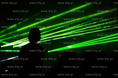 Gdańsk, Targ Węglowy.  Koncert Mesajah i pokaz laserowy...