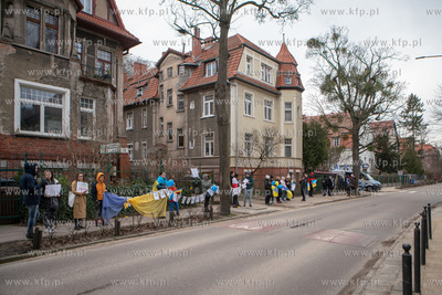Gdańsk. Manifestacja pod konsulatem Rosji we Wrzeszczu....