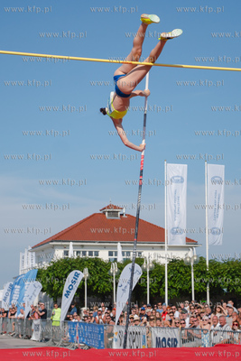 Sopot. 36. Tyczka na molo. Skoki pań. 24.06.2023 fot....