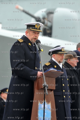 Polska Marynarka Wojenna przejmuje dowodzenie Stalego...