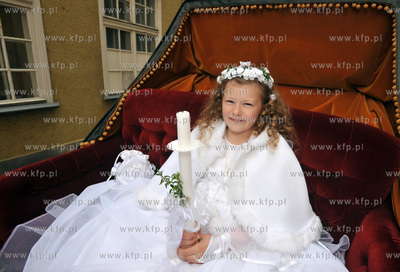 Gdansk. Pierwsza Komunia Swieta. Natalka jedzie bryczka...