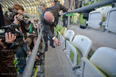 Gdansk. Stadion PGE Arena. Symboliczne ukonczenie malowania...