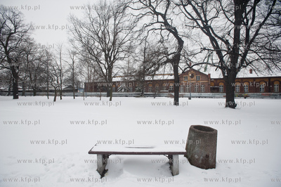 Gdansk. Park Stefensa wzdluz Al. Zwyciestwa.
20.03.2013
fot....