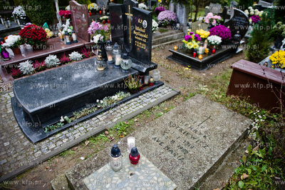 Gdansk. Cmentarz Lostowicki. Dzien Wszystkich Swietych....