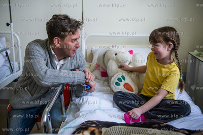 Gdansk. Aktor Rafal Krolikowski odwiedzil dzieci w...