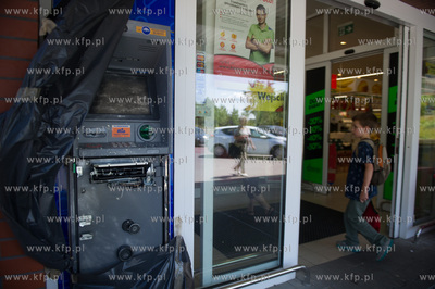 Gdynia. Chwarzno. Proba kradziezy pieniedzy z bankomatu...