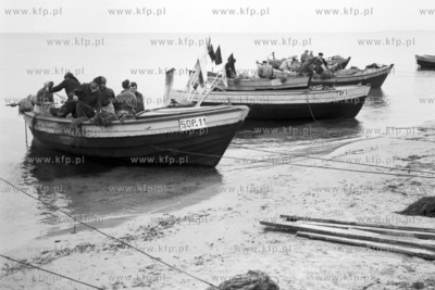 Rybacy w Sopocie. 1962 0004941z_1968 Fot. Zbigniew...