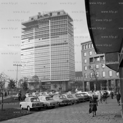 Budowa wieżowca Centralnego Ośrodka Konstrukcyjno...