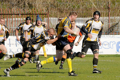 Stadion GOSiR w Gdyni. Dramatyczny mecz rugdy pomiedzy...
