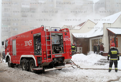 Pozar w sklepie rybnym na Gdanskim osiedlu Morena,...