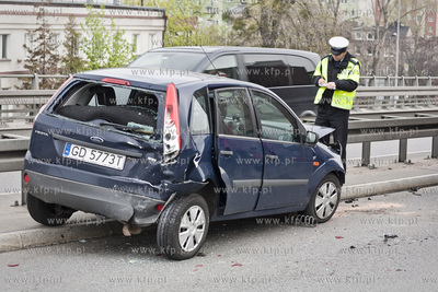 Gdynia. Estakada Kwiatkowskiego, zjazd na ul. Morska....