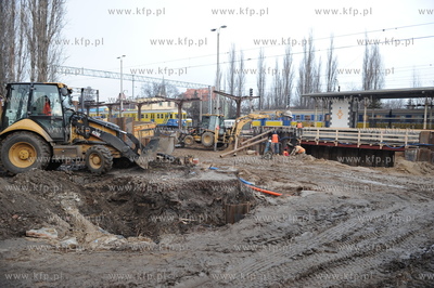 Sopot. Dworzec PKP.  Budowa tunelu pod torami, ktory...