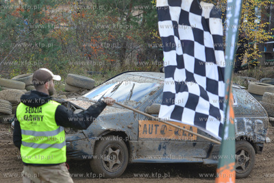 ZYWE TRUPY GRASOWAŁY W KOLIBKACH. Kolejna 14. juz...