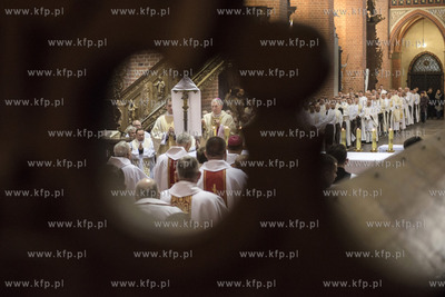 Pelplin. Msza Swieta Krzyzma w Wielki Czwartek w Bazylice...