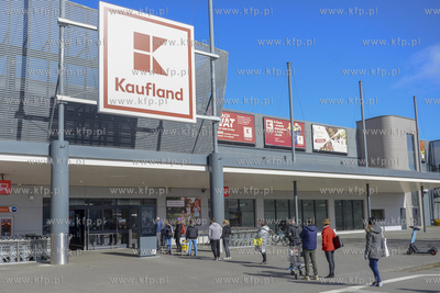 W zwiazku z epidemia koronawirusa COVID-19 w gdynskich...