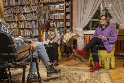 Spotkanie autorskie z Eleną Ulyanovą ( na zdjęciu...