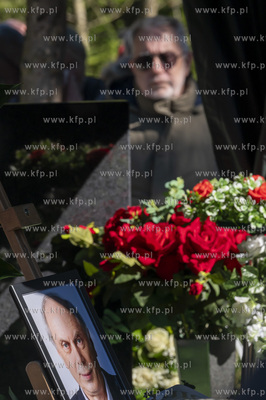 Gdańsk. Cmentarz Łostowicki. Uroczystości pogrzebowe...