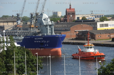 Do Gdańska przyplynal statek BULKNES z kruszywem pod...