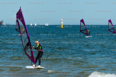 Plaza w Sopocie, przy Sopockim Klubie Zeglarskim. Briefing...