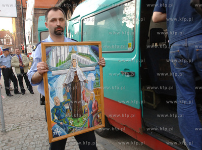 Pozar kosciola sw. Katarzyny w Gdansku. Straz miejska...