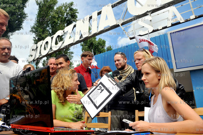 Stocznia Gdanska. Historyna brama nr 2. Wirtualny akt...