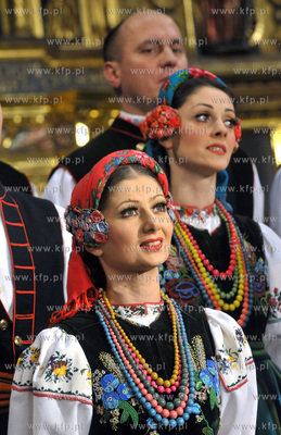 Koncert koled w wykonaniu zespolu Mazowsze w kosciele...