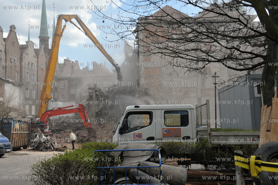Wyburzanie kina Neptun w Gdansku. Powstanie tutaj hotel...