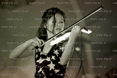 Skrzypaczka Vanessa Mae na Festiwalu Piosenki w Sopocie....