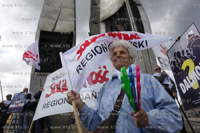 Gdansk. Manifestacja przedstawicieli NSZZ Solidarnosc...