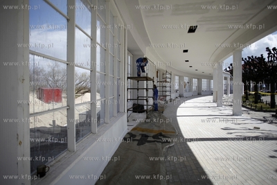 Sopot. Przygotowania do sezonu na molo. 
17.04.2012
fot....